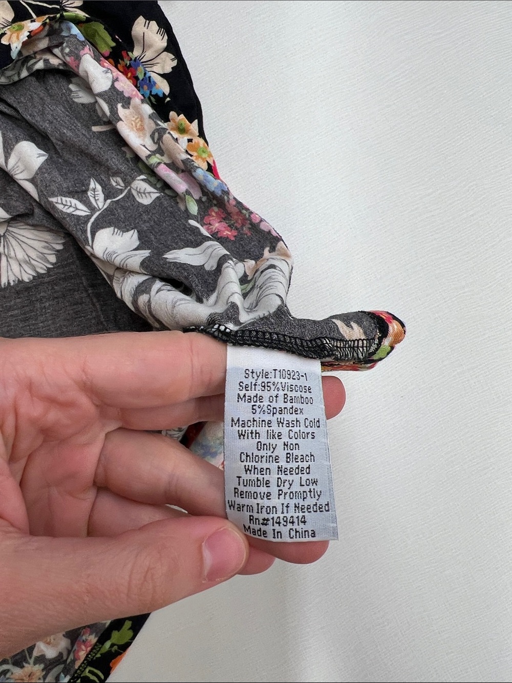 Johnny Was redland favorite bamboo stretch knit floral print v-neck short sleeve - Picture 7 of 8